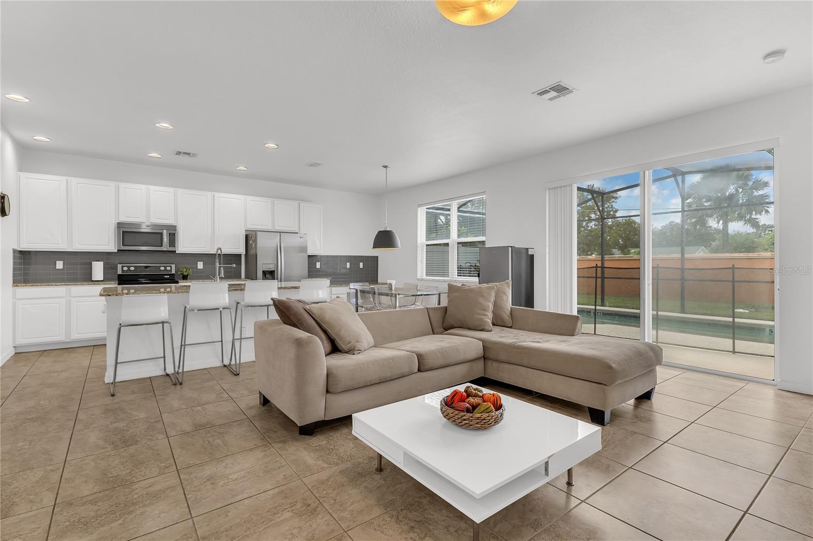 Image 13 of 39 For 920 Las Fuentes Drive