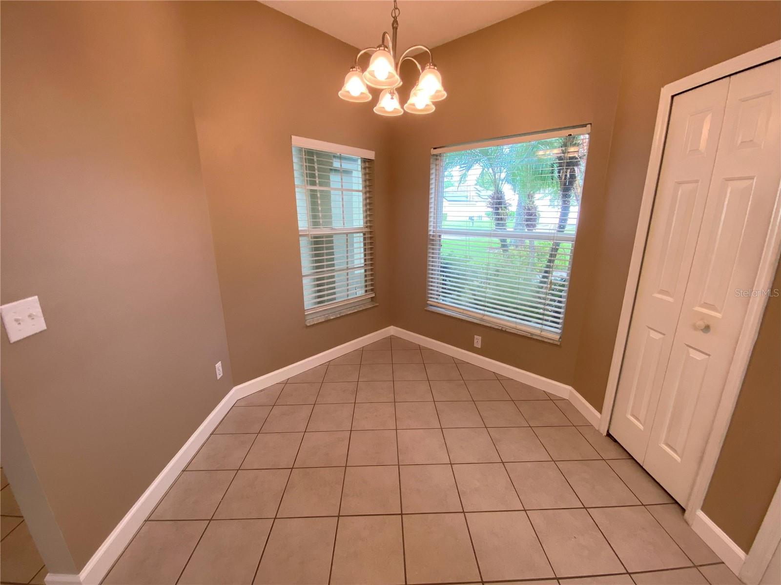 Image 11 of 26 For 2942 Oak Hammock Court