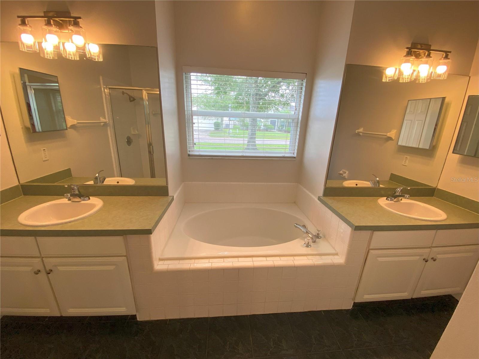 Image 14 of 26 For 2942 Oak Hammock Court