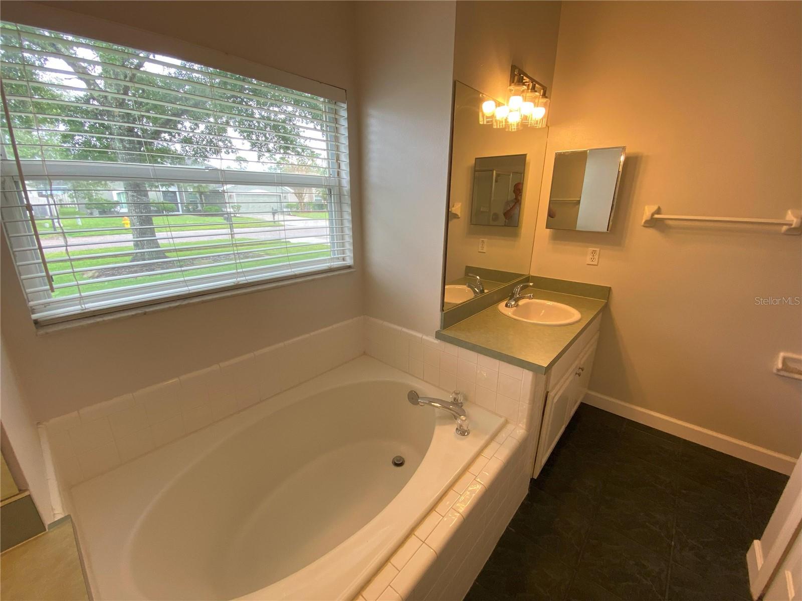 Image 16 of 26 For 2942 Oak Hammock Court