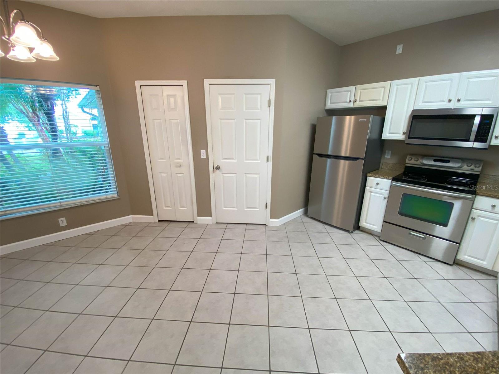 Image 8 of 26 For 2942 Oak Hammock Court