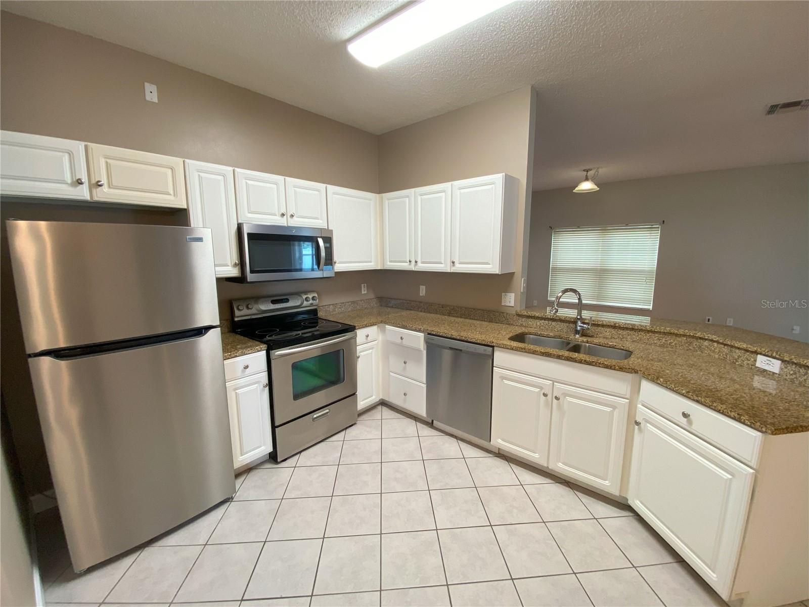 Image 9 of 26 For 2942 Oak Hammock Court