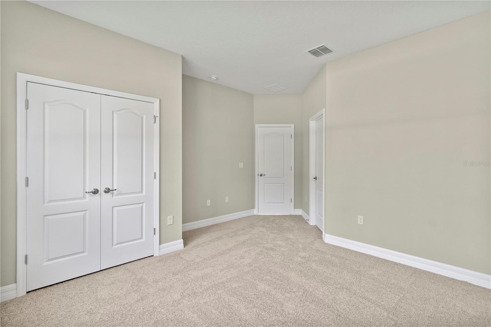 Image 14 of 29 For 941 Belle Oak Drive