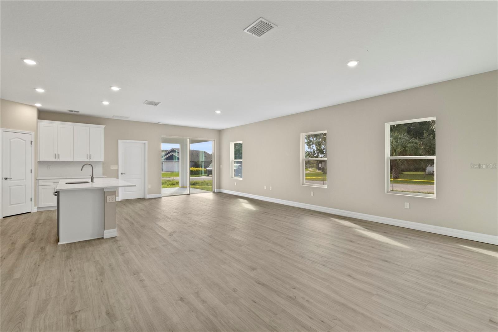 Image 16 of 29 For 941 Belle Oak Drive