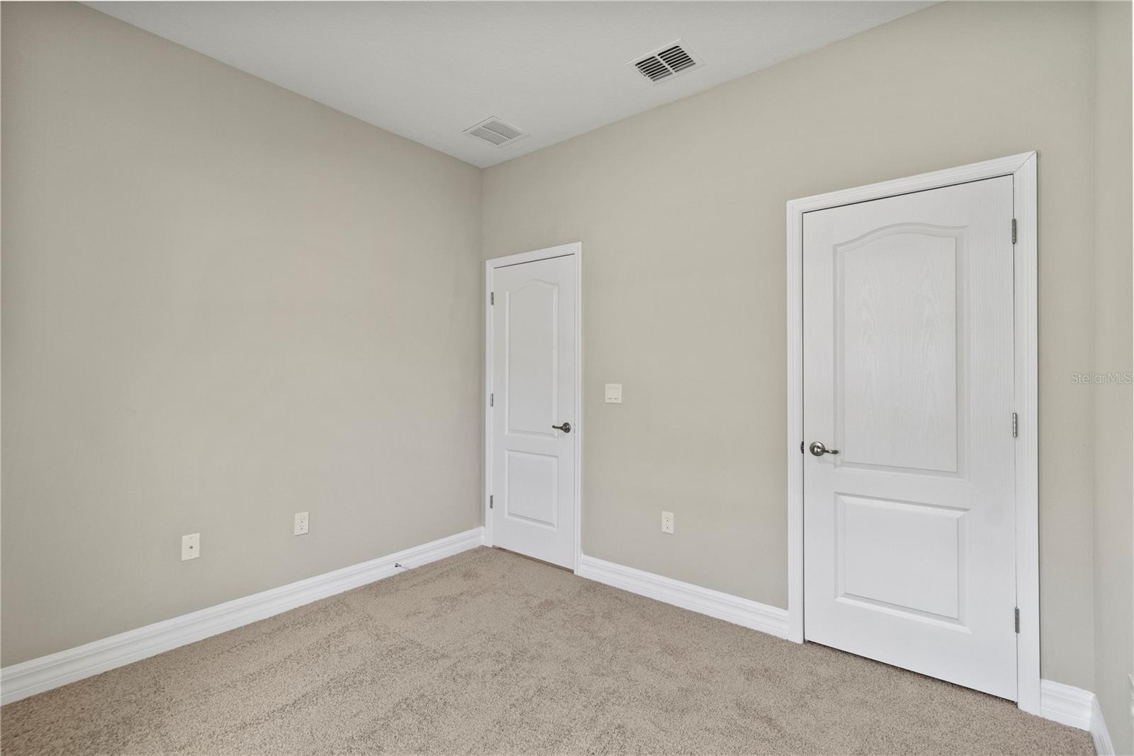 Image 20 of 29 For 941 Belle Oak Drive