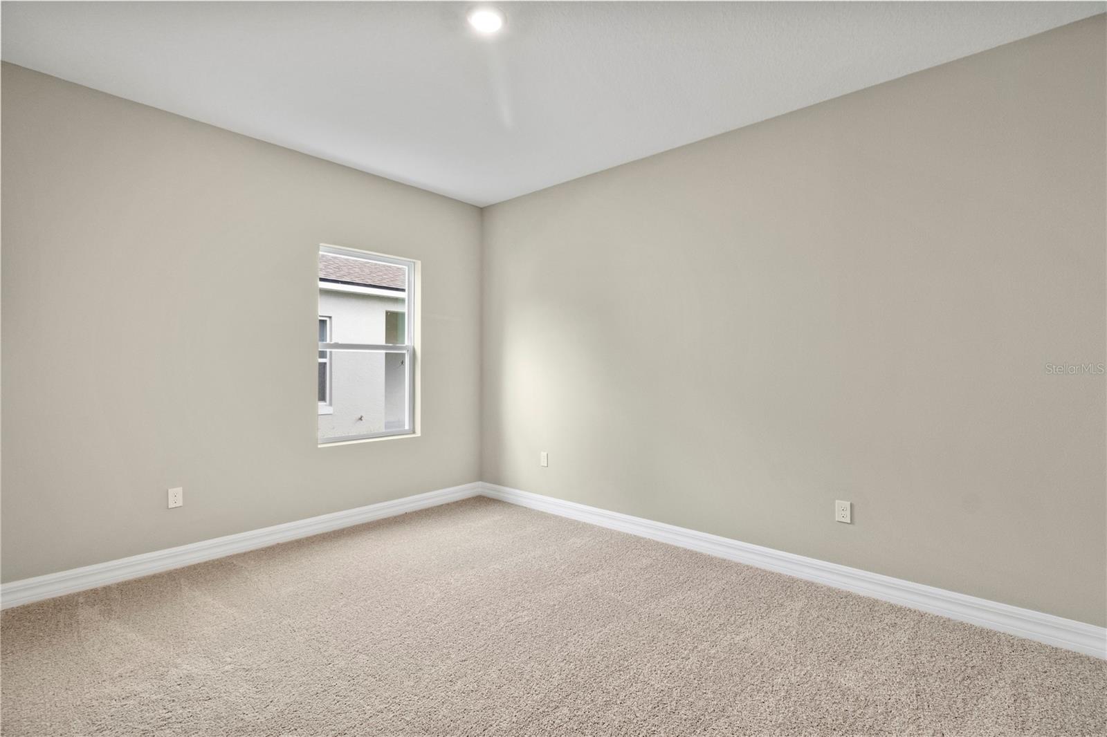 Image 21 of 29 For 941 Belle Oak Drive