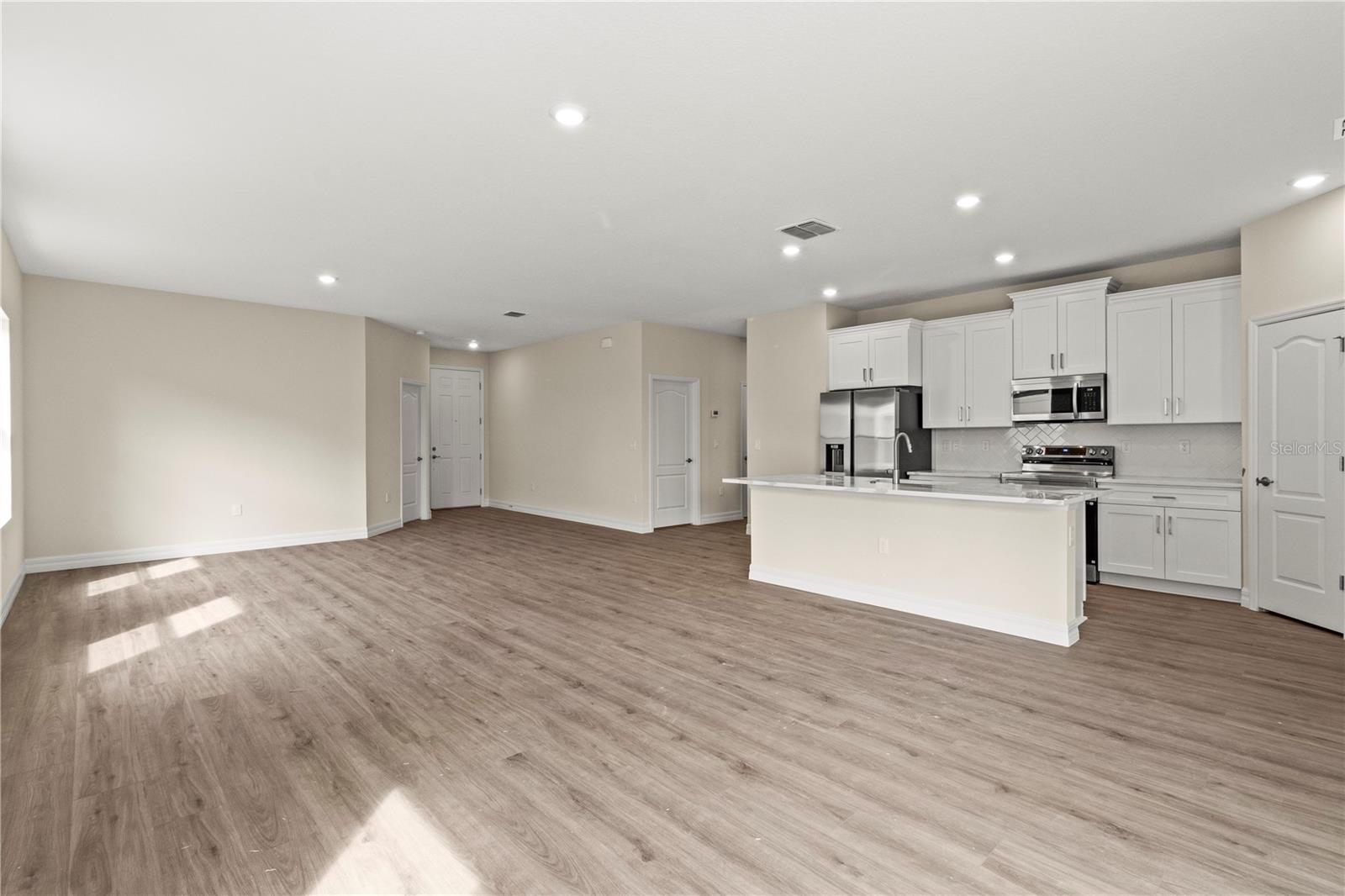Image 15 of 30 For 947 Belle Oak Drive