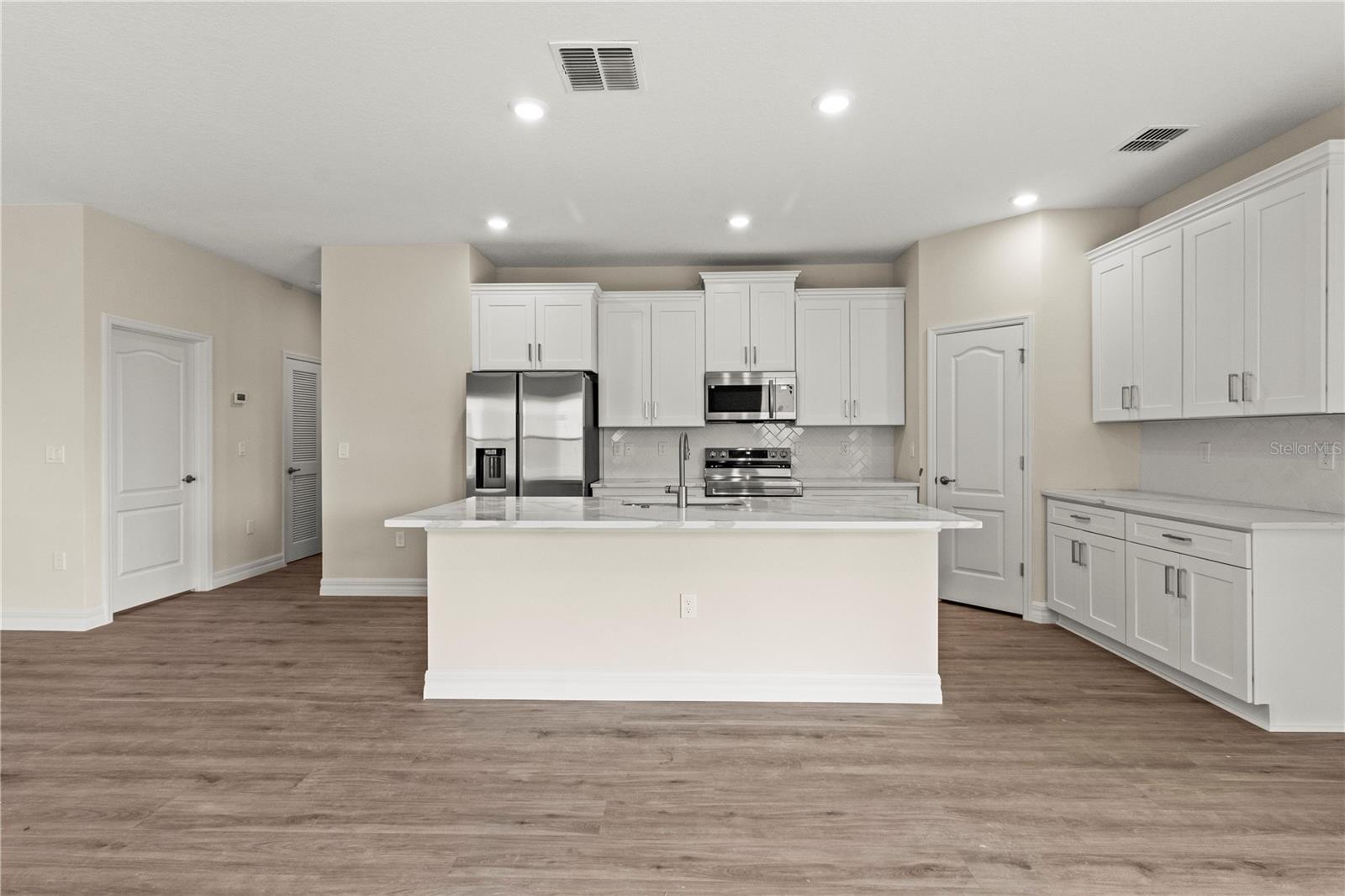 Image 16 of 30 For 947 Belle Oak Drive