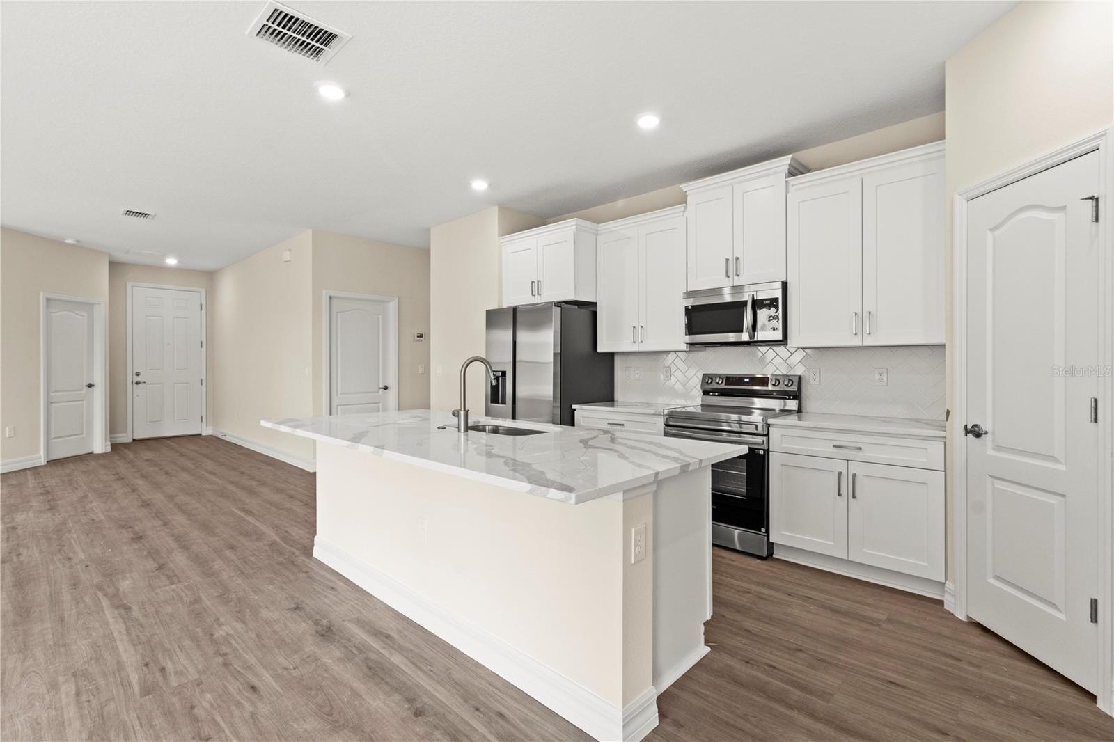 Image 18 of 30 For 947 Belle Oak Drive
