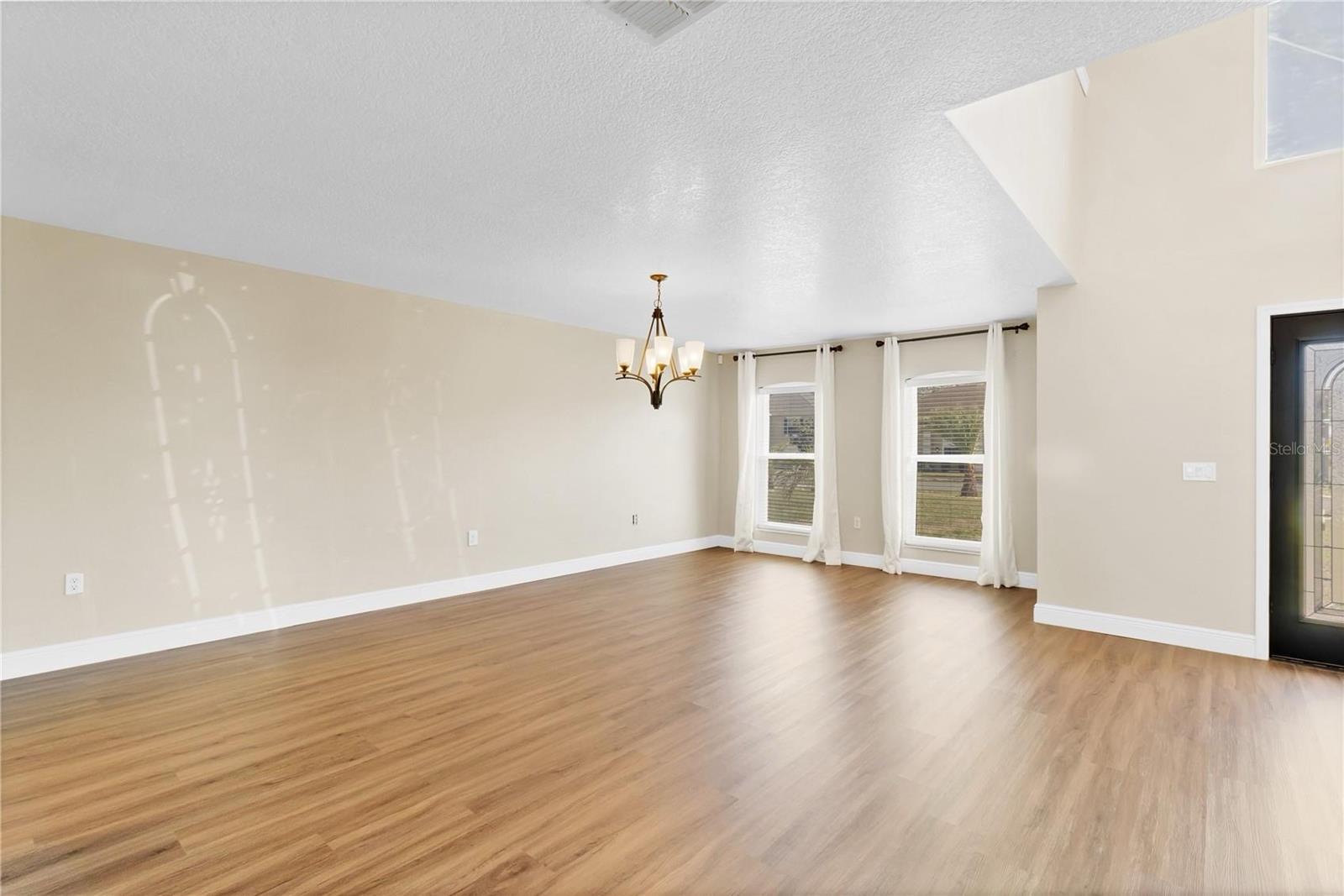 Image 4 of 53 For 1705 Ridgemoor Drive