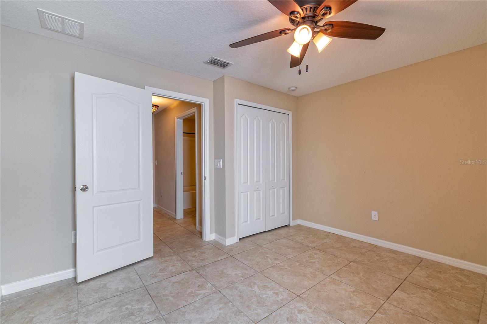 Image 15 of 33 For 10717 Clover Walk Drive