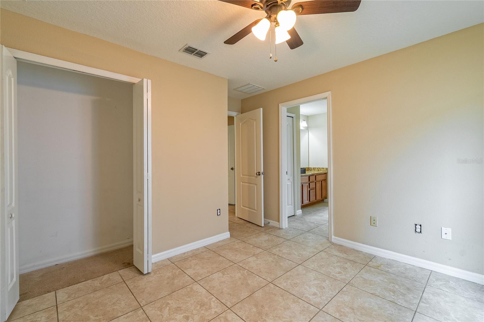 Image 21 of 33 For 10717 Clover Walk Drive