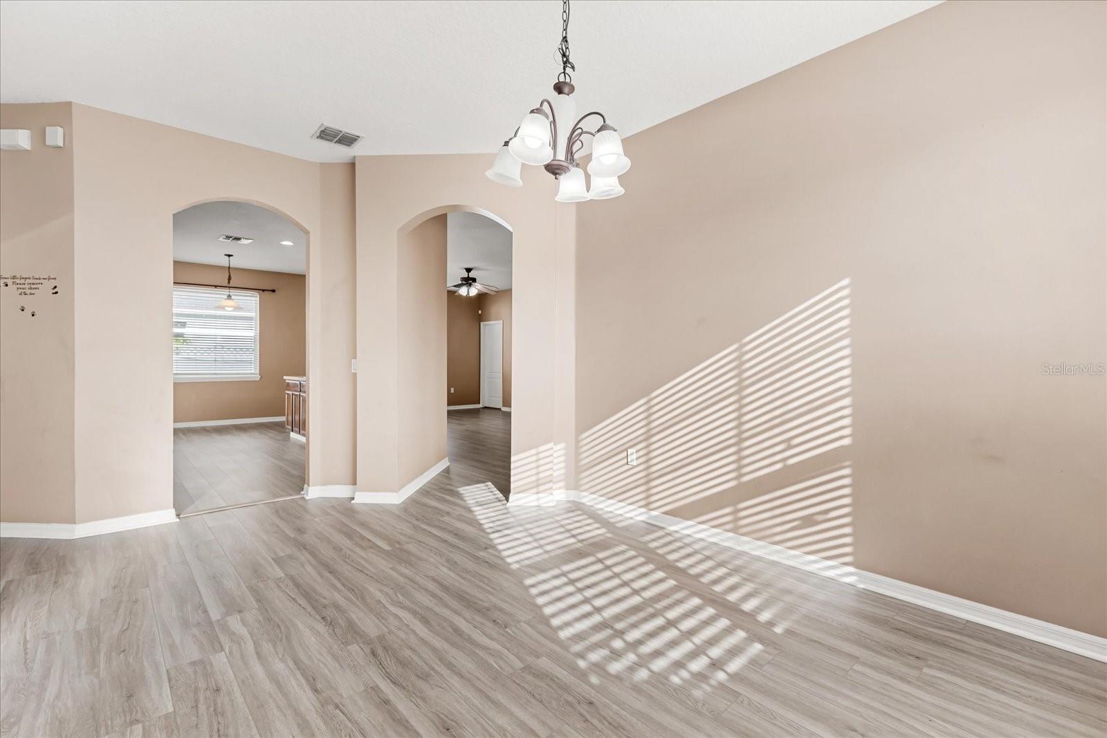 Image 14 of 36 For 3817 Blue Dasher Drive