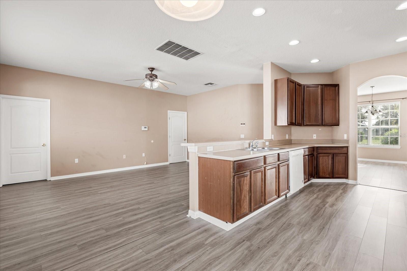 Image 3 of 36 For 3817 Blue Dasher Drive