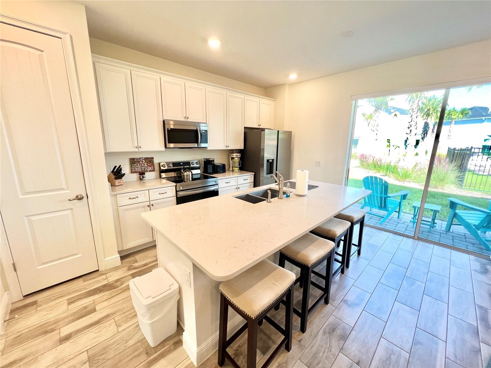 Image 13 of 87 For 8139 Coconut Place