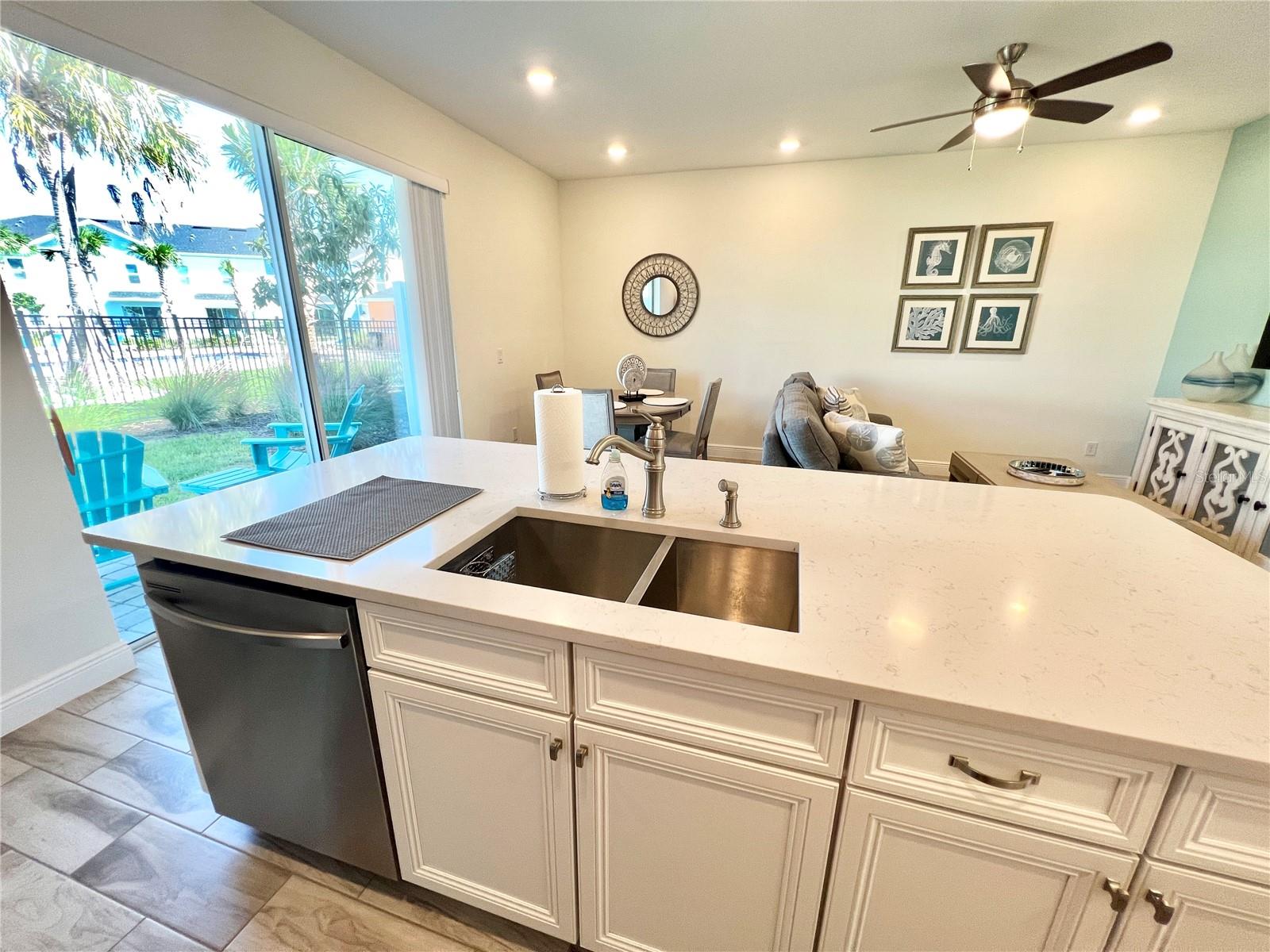 Image 14 of 87 For 8139 Coconut Place