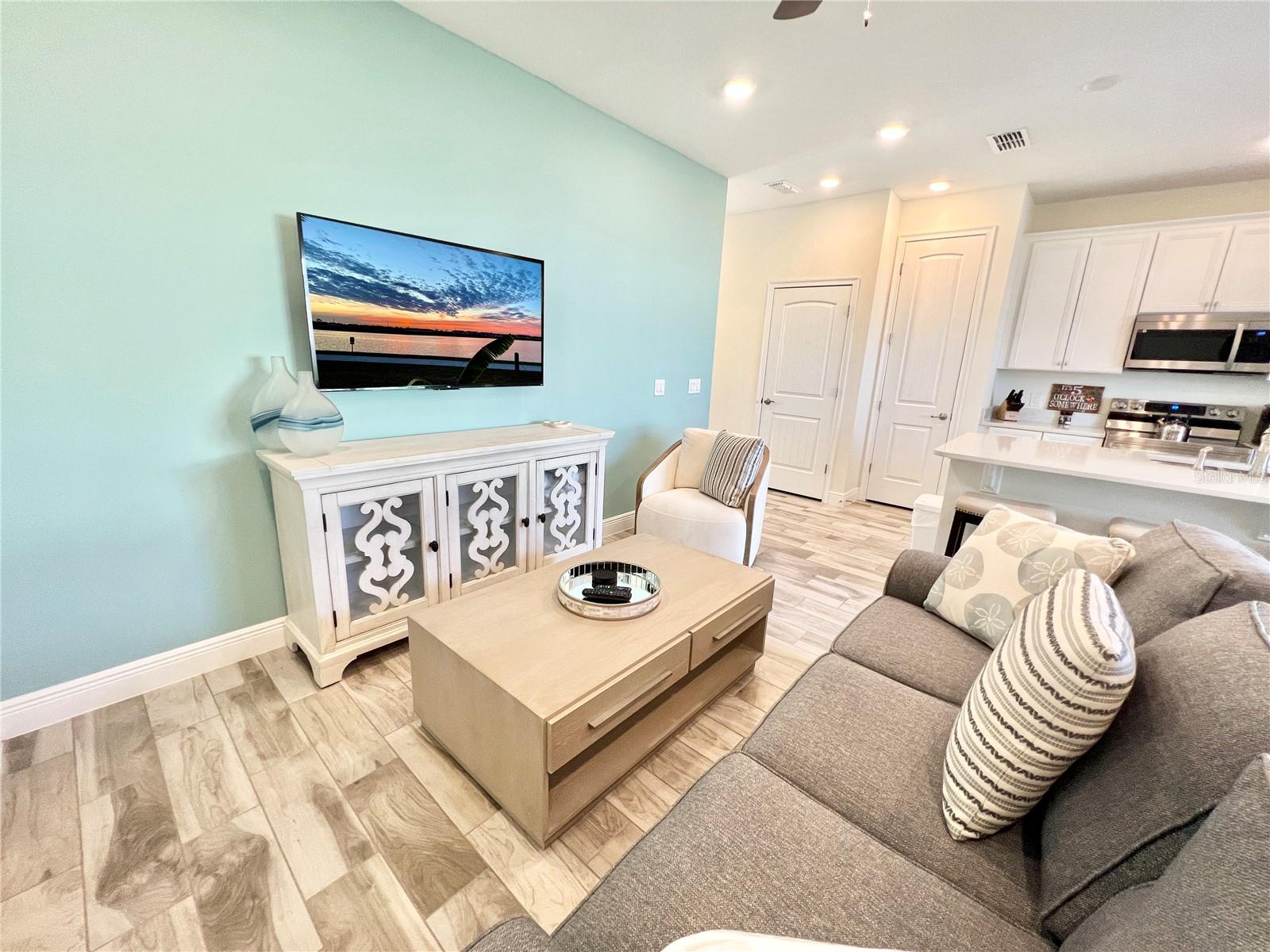 Image 18 of 87 For 8139 Coconut Place