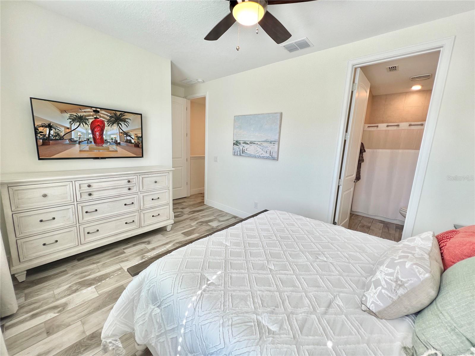 Image 40 of 87 For 8139 Coconut Place