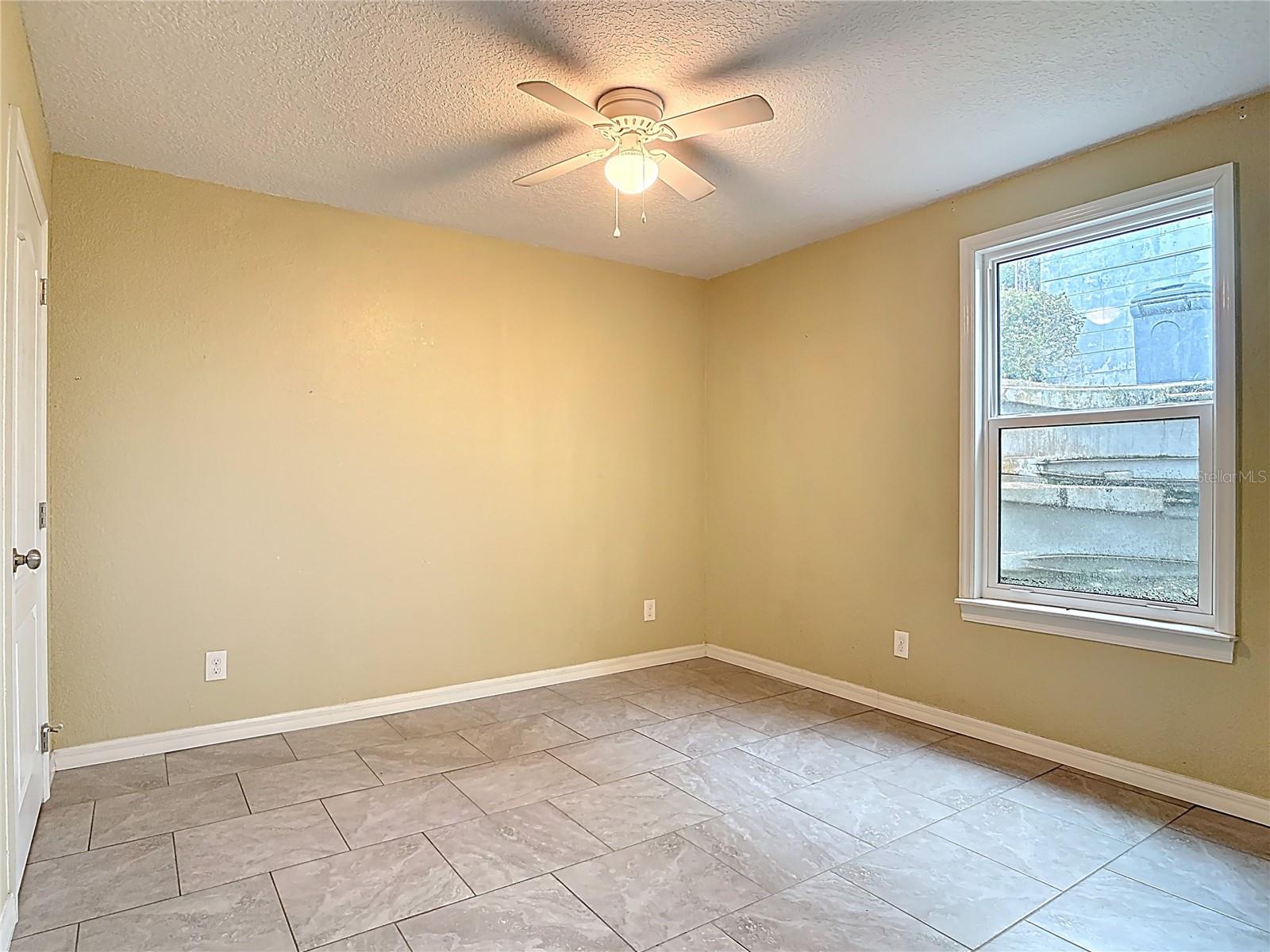 Image 16 of 60 For 2094 Penn Drive