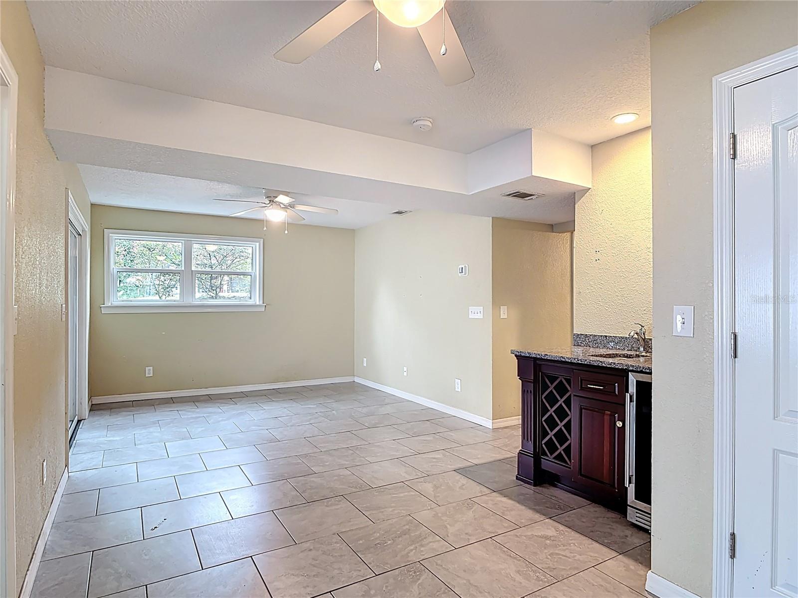 Image 9 of 60 For 2094 Penn Drive