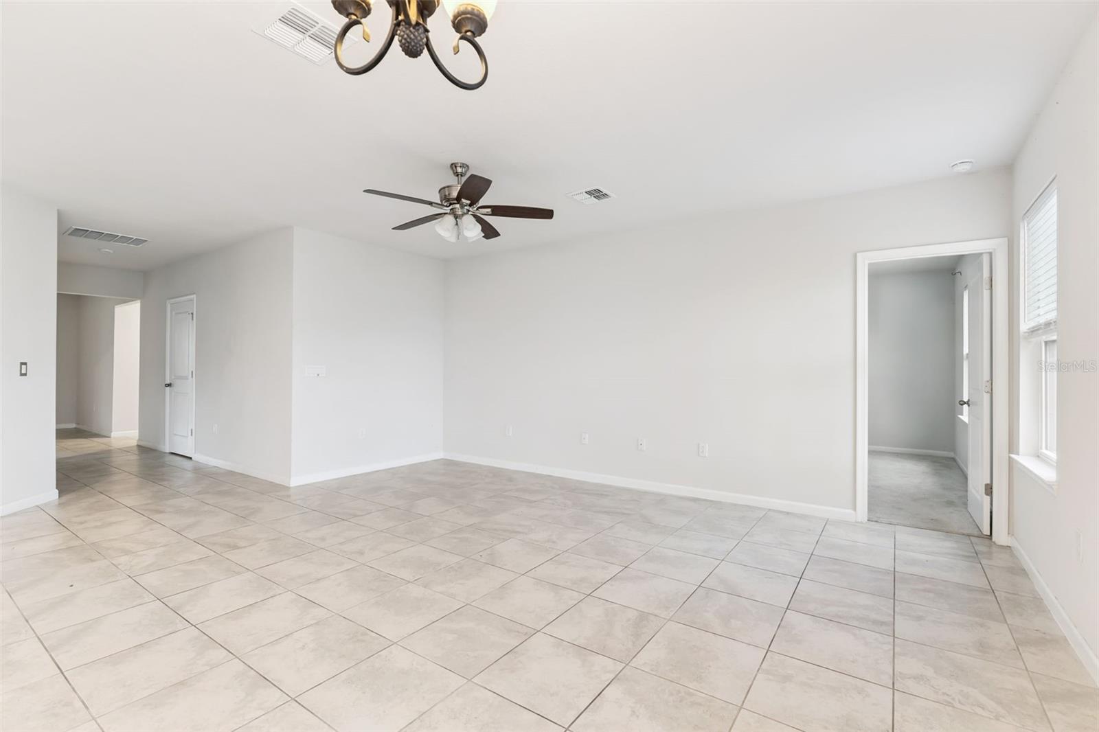 Image 4 of 27 For 3112 St Charles Place