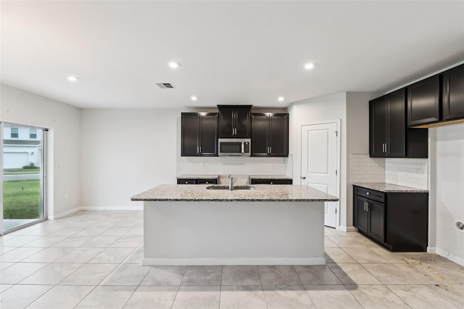 Image 6 of 27 For 3112 St Charles Place