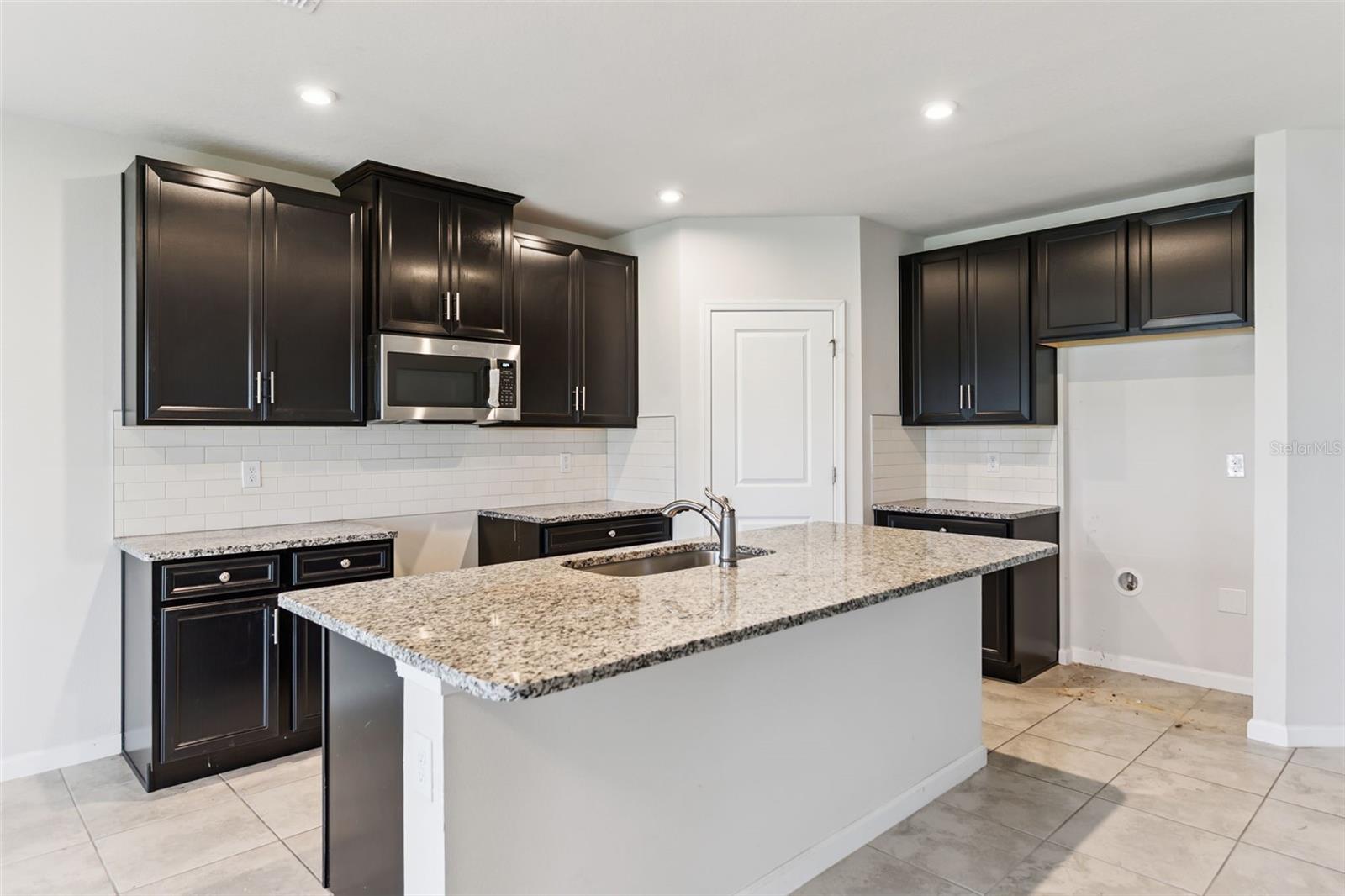 Image 7 of 27 For 3112 St Charles Place