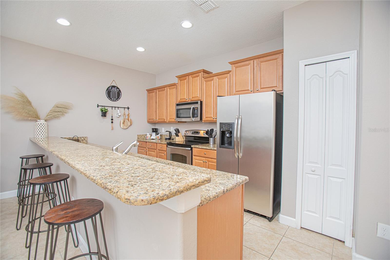 Image 14 of 39 For 8957 California Palm Road