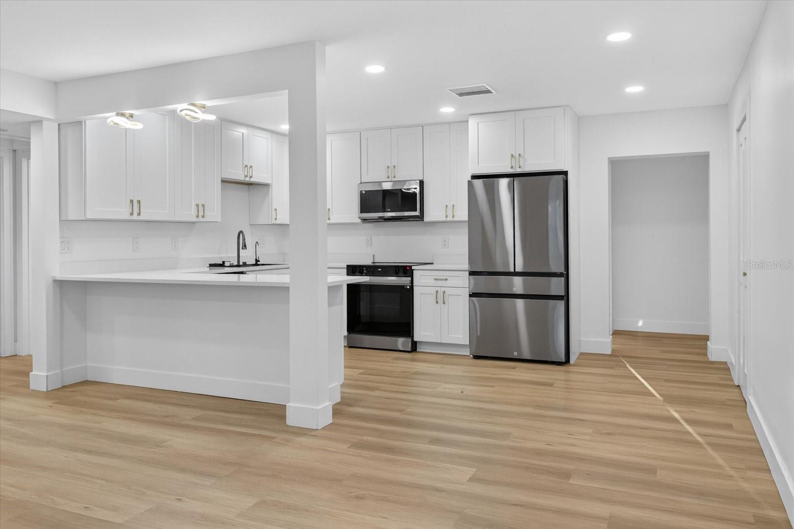 Image 10 of 54 For 11722 Edison Avenue