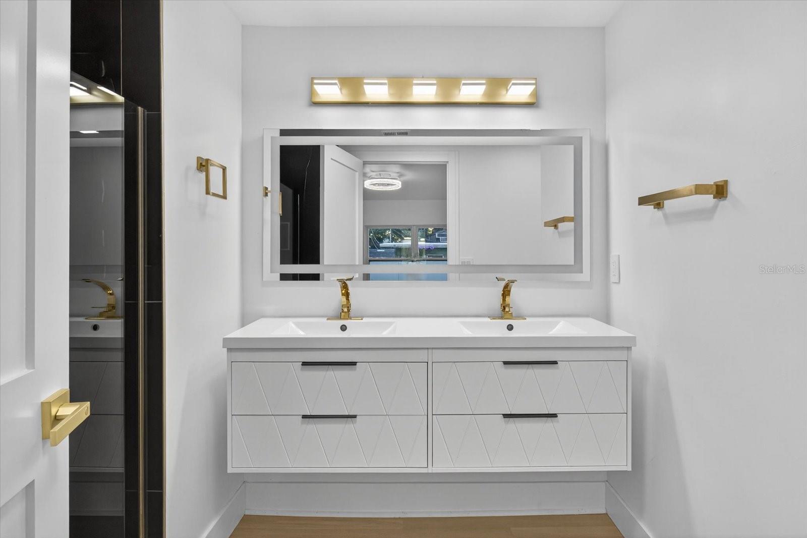 Image 20 of 54 For 11722 Edison Avenue