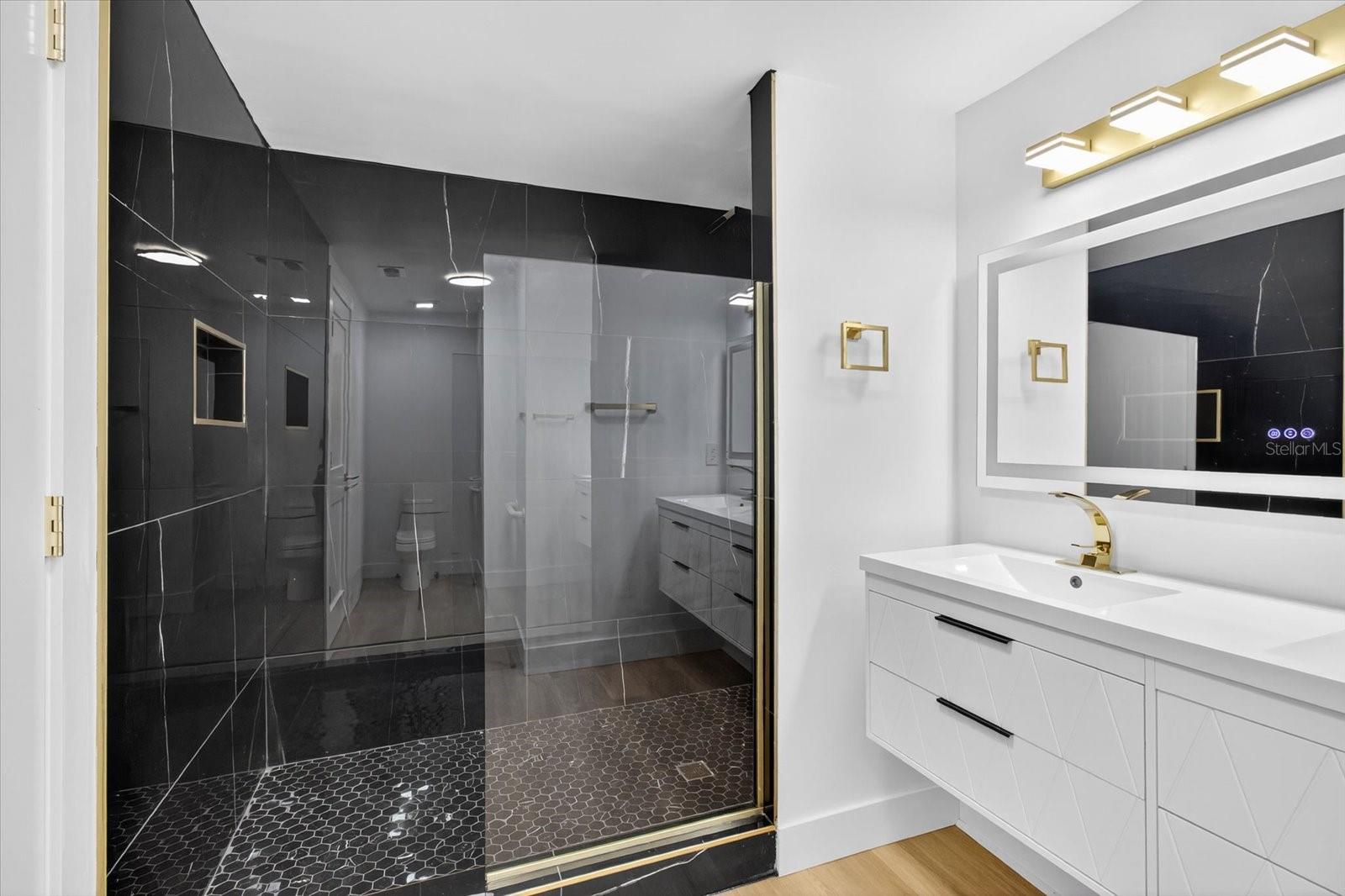 Image 21 of 54 For 11722 Edison Avenue