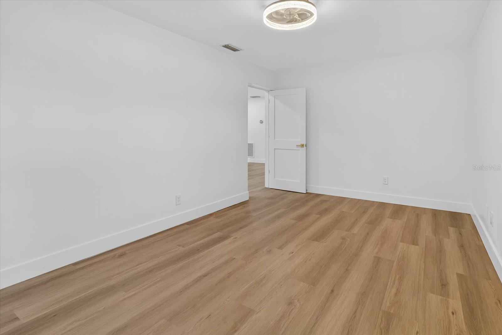 Image 24 of 54 For 11722 Edison Avenue