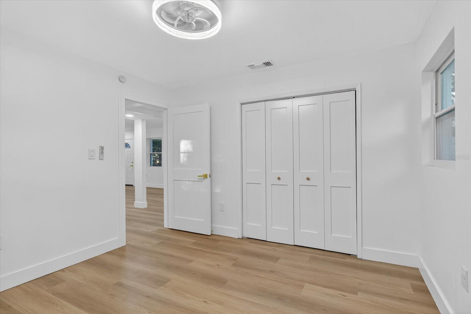 Image 32 of 54 For 11722 Edison Avenue