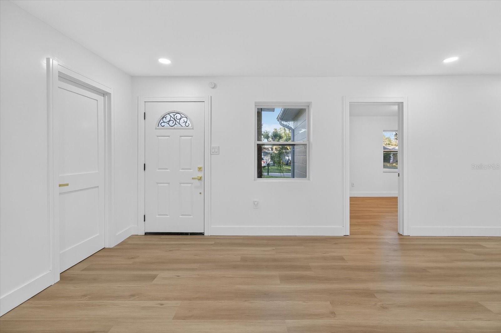 Image 4 of 54 For 11722 Edison Avenue