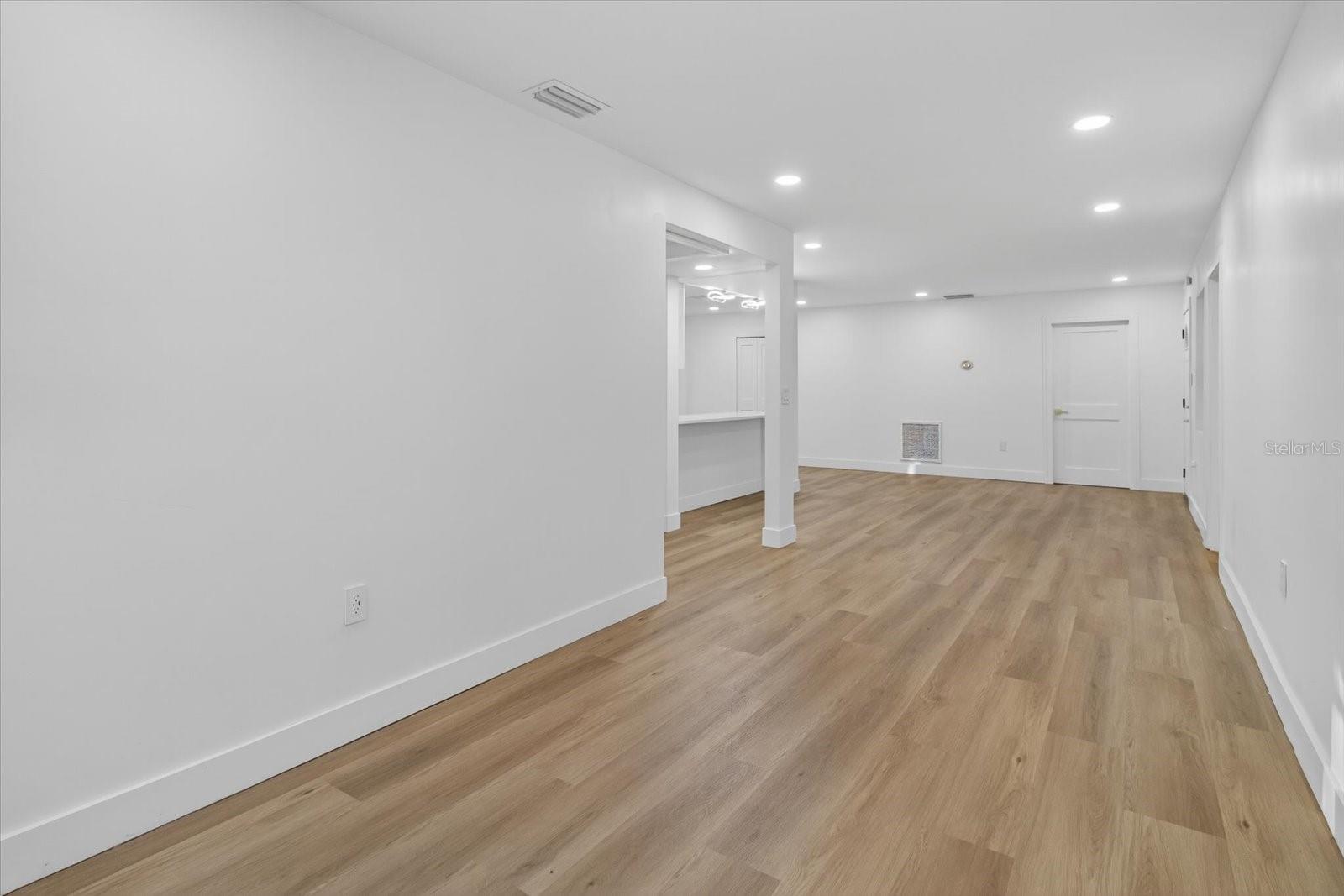 Image 6 of 54 For 11722 Edison Avenue