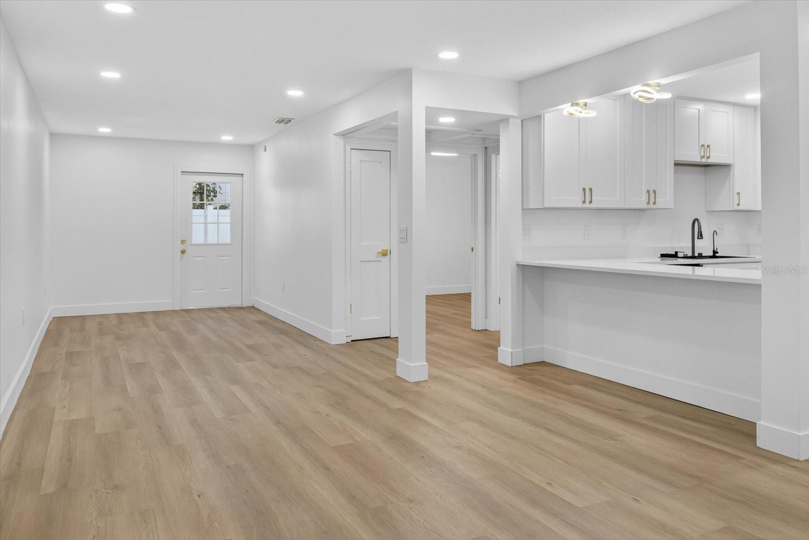 Image 7 of 54 For 11722 Edison Avenue