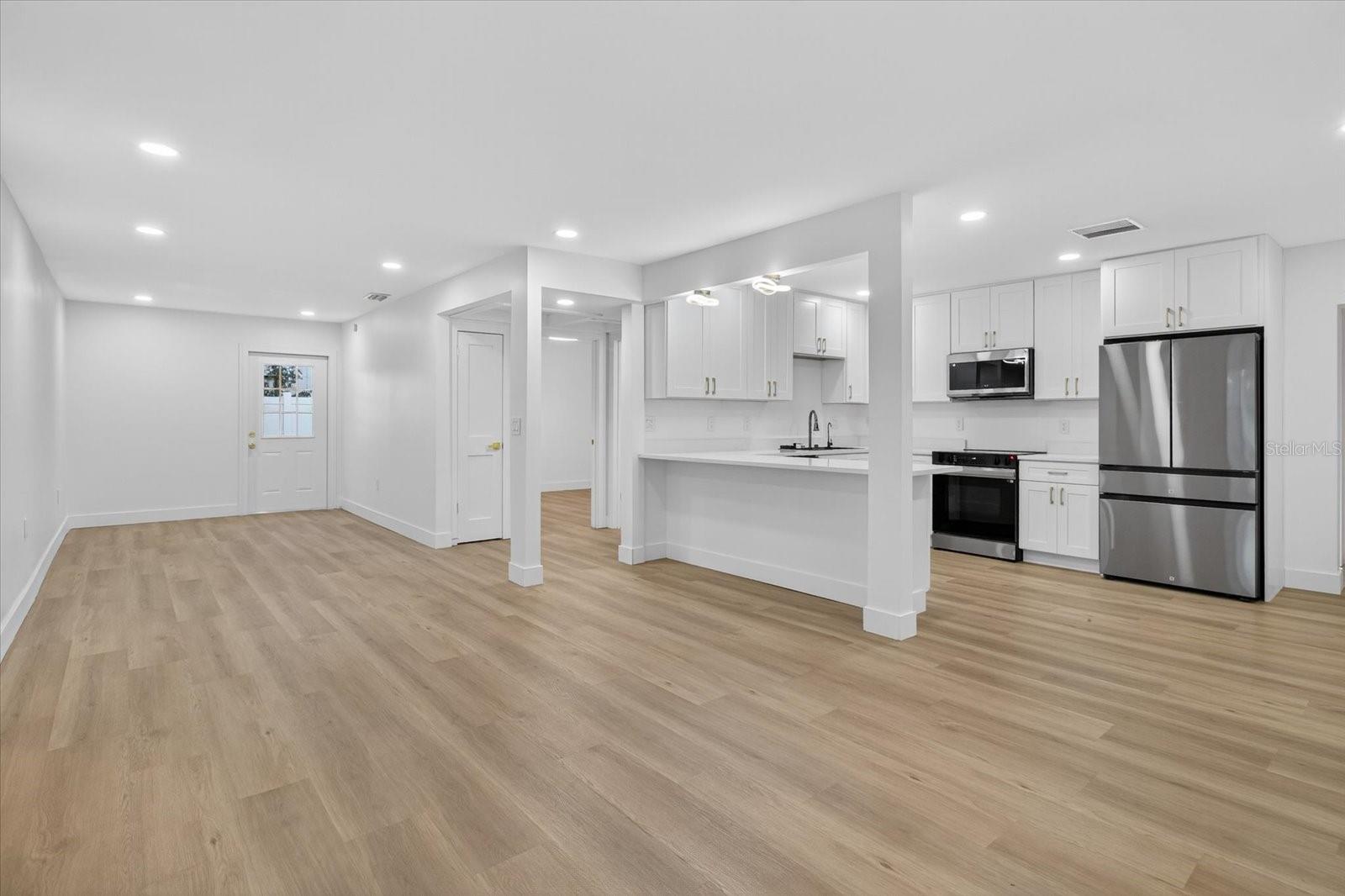 Image 8 of 54 For 11722 Edison Avenue