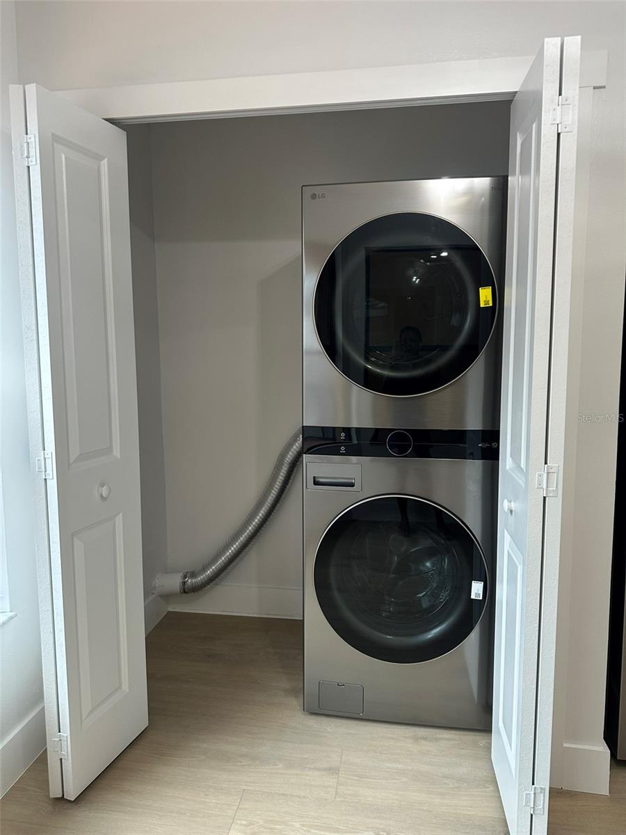 Image 14 of 66 For 706 Lighthouse Court