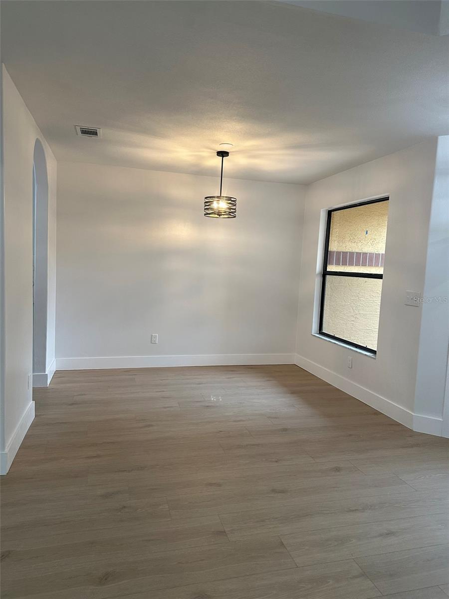 Image 18 of 66 For 706 Lighthouse Court