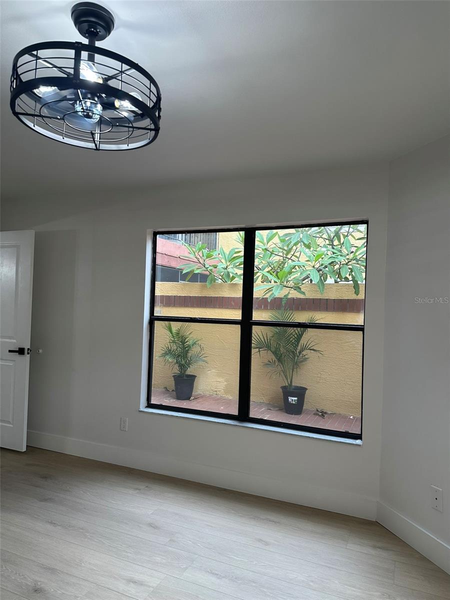 Image 24 of 66 For 706 Lighthouse Court