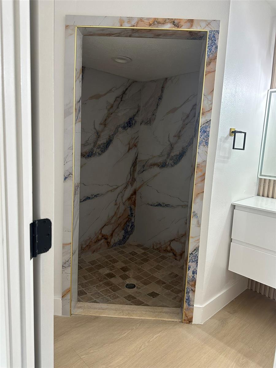 Image 25 of 66 For 706 Lighthouse Court