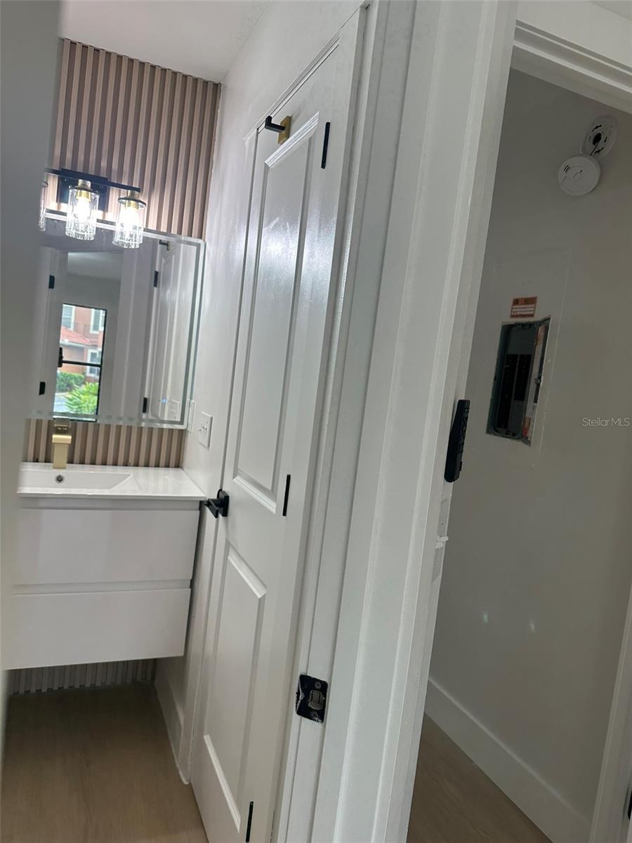 Image 26 of 66 For 706 Lighthouse Court