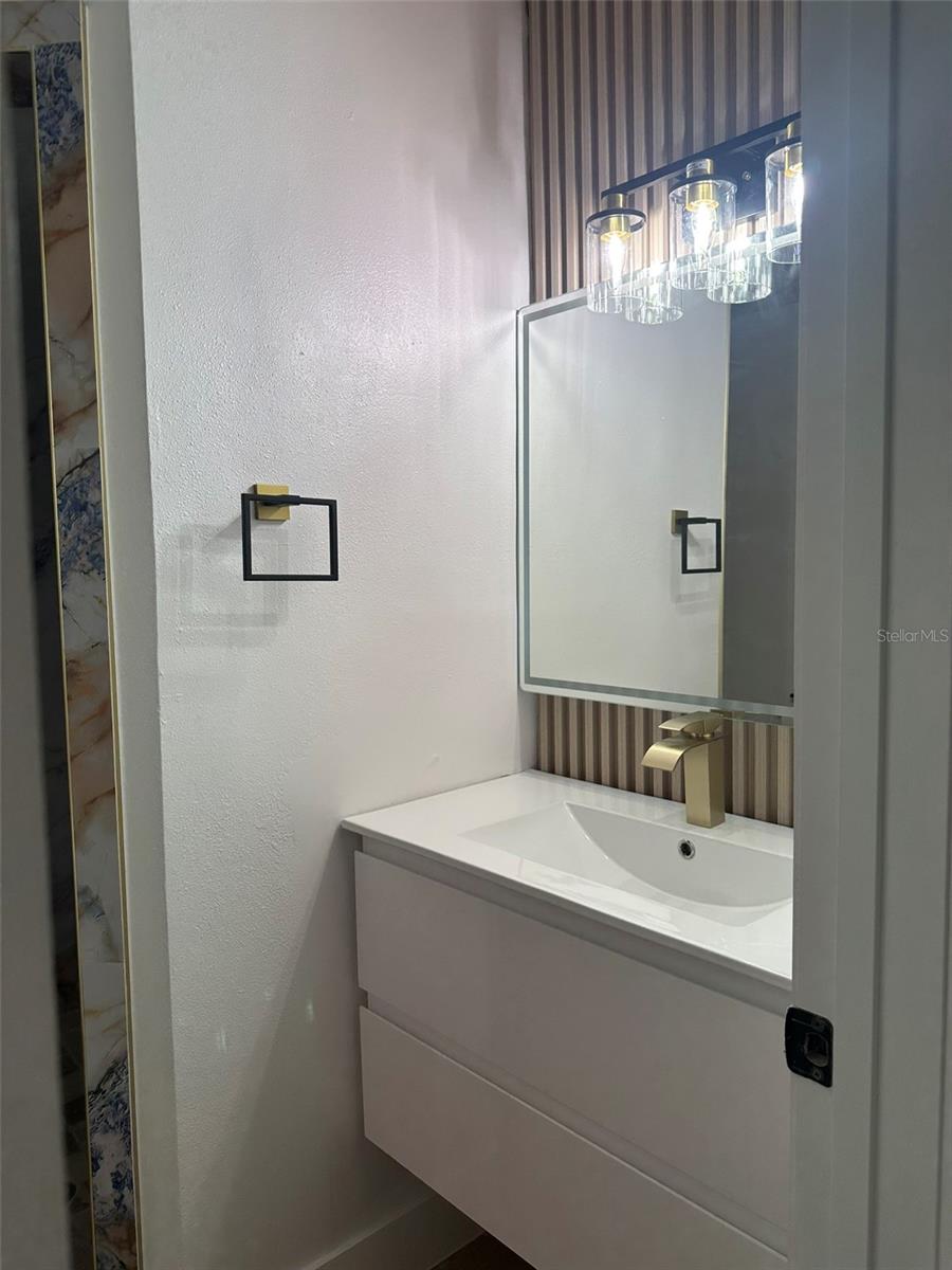 Image 28 of 66 For 706 Lighthouse Court