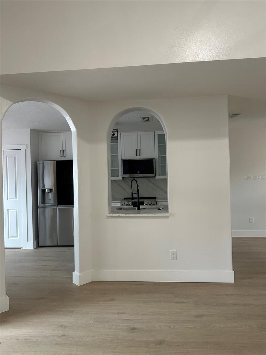 Image 33 of 66 For 706 Lighthouse Court