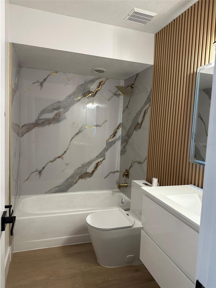 Image 39 of 66 For 706 Lighthouse Court