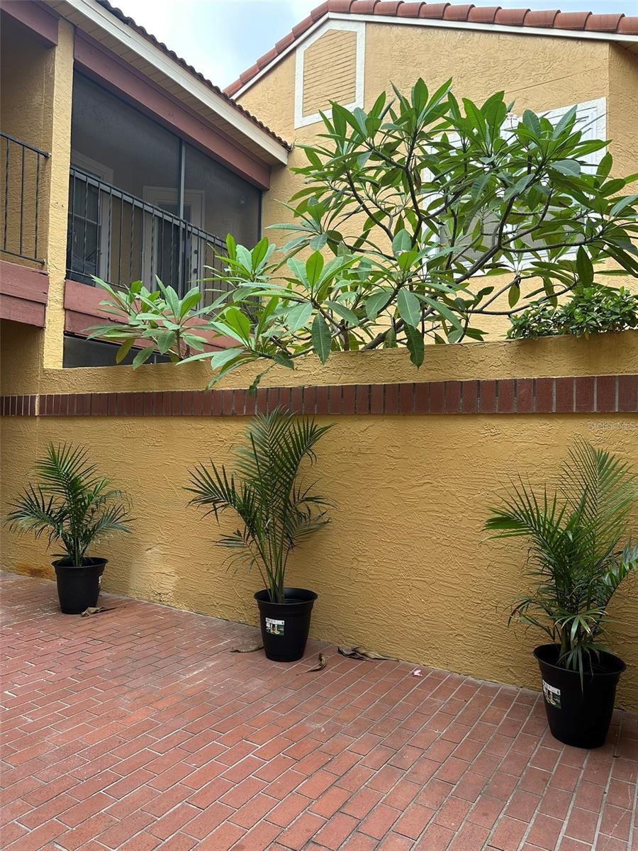 Image 4 of 66 For 706 Lighthouse Court