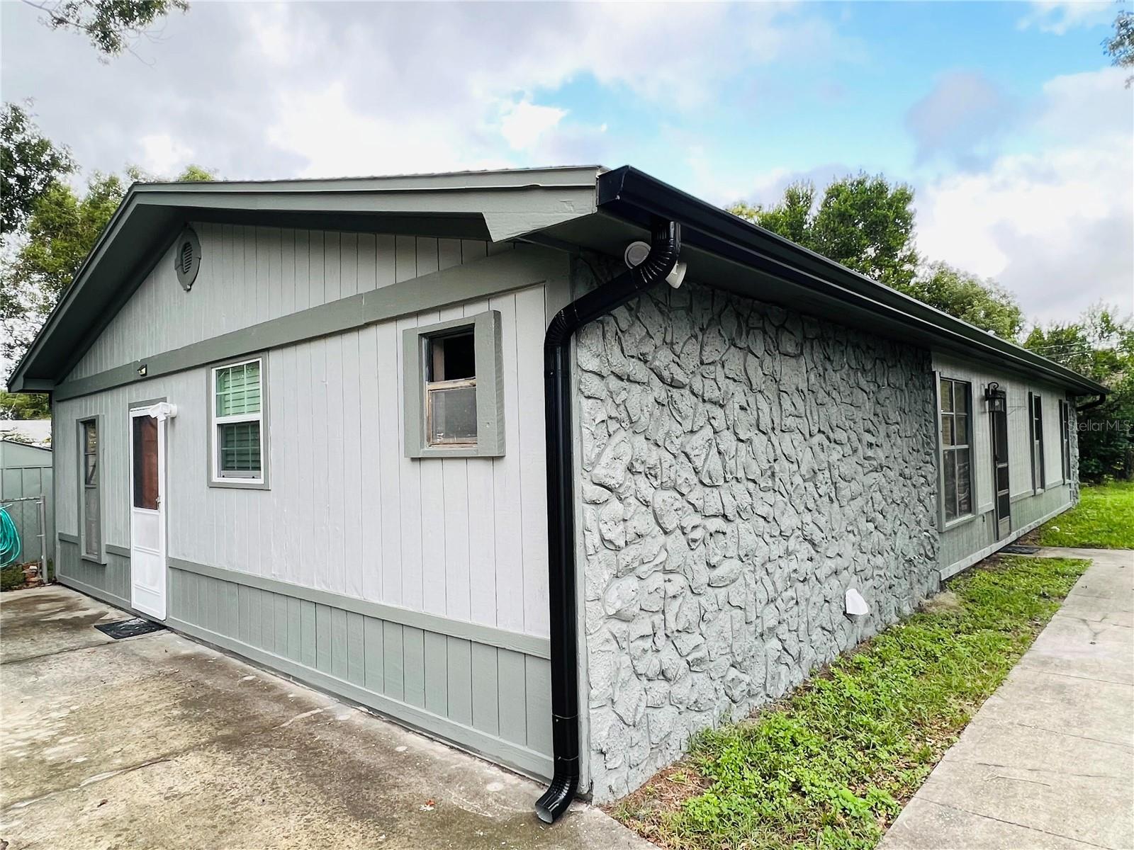 Image 3 of 14 For 7925 Napoleon Street
