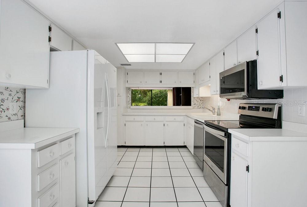 Image 12 of 42 For 406 Meadowood Boulevard