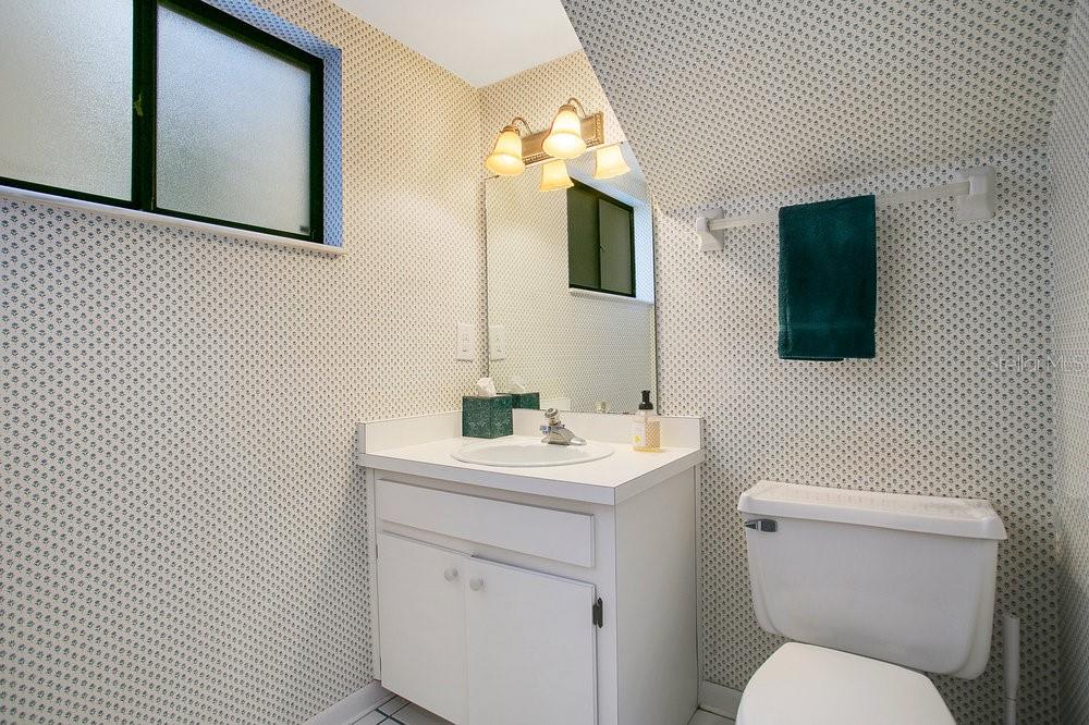 Image 15 of 42 For 406 Meadowood Boulevard