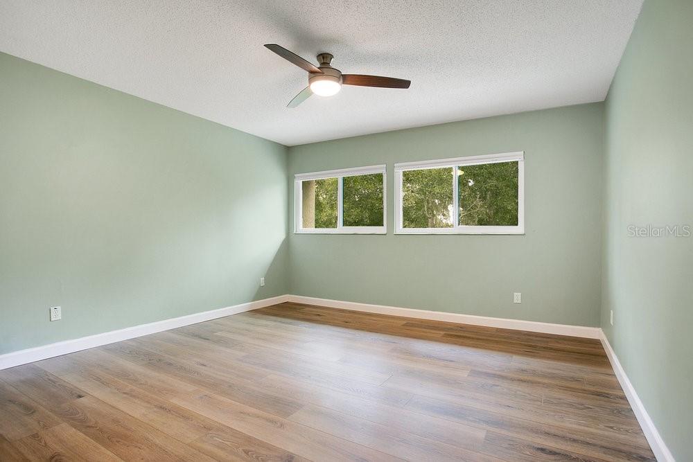 Image 16 of 42 For 406 Meadowood Boulevard